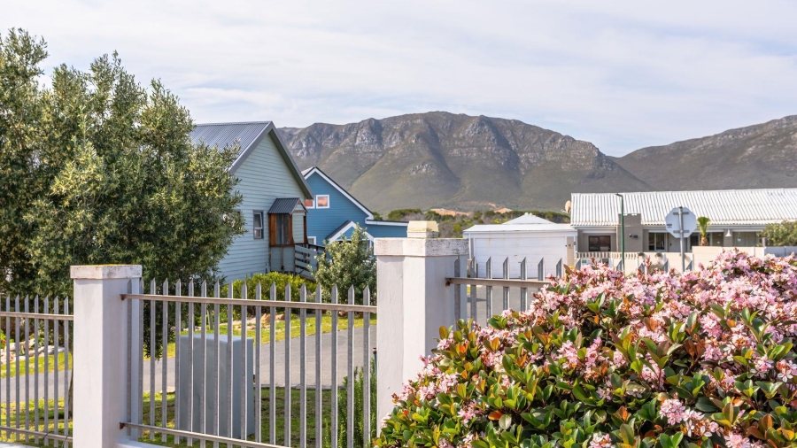 3 Bedroom Property for Sale in Perlemoenbaai Western Cape